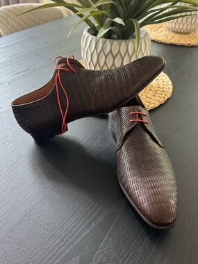 Hugo Boss - Men's Brown Textured Leather Dress Shoes with Red Laces